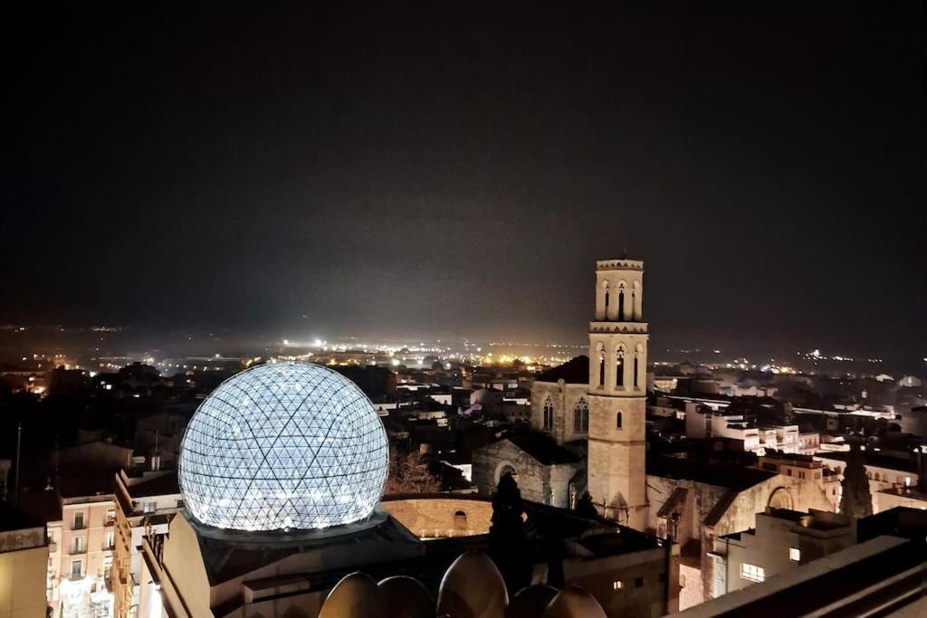 شقة Atico Frente Al Museo Dali فيغيريس المظهر الخارجي الصورة